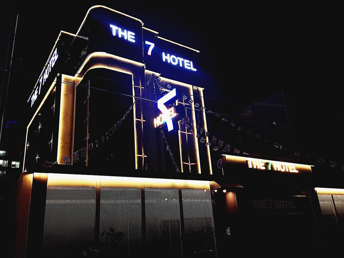 The 7 Hotel بوهانغ المظهر الخارجي الصورة